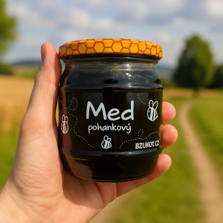 🐝 Pohankový med opět skladem! 👉https://www.bzukot.cz/druhove-medy/pohankovy-med/ A je znovu tady! První letošní pohankový...