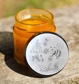 Maminka Podroužková nám do soutěže poslala hned několik kouzelných obrázků – a je vidět, že u nich doma mají Vánoce i...