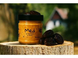 Med, švestky, skořice. Domácí kouzlo ve sklenici! Kdo by odolal? Tenhle náš krémový med se švestkami a skořicí voní po...